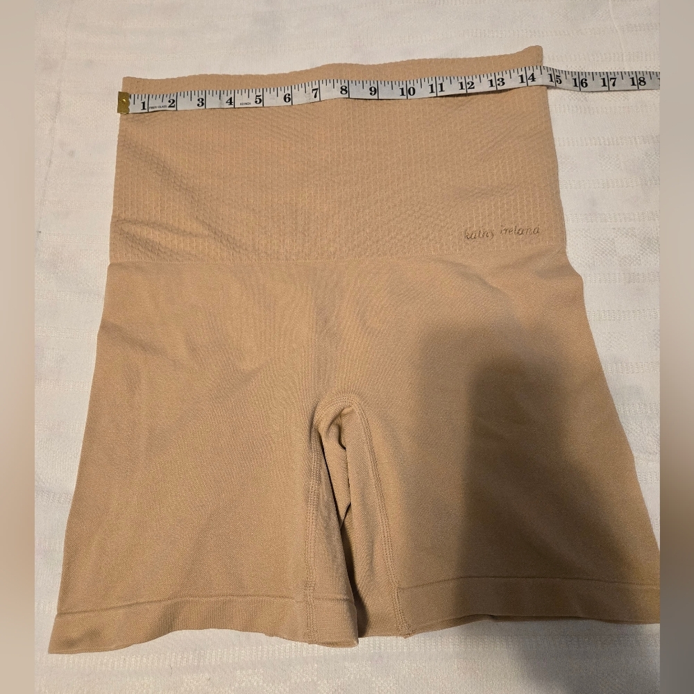 Women's shapewear by Kathy Ireland Size 3X Color Beige - Picture 4 of 8